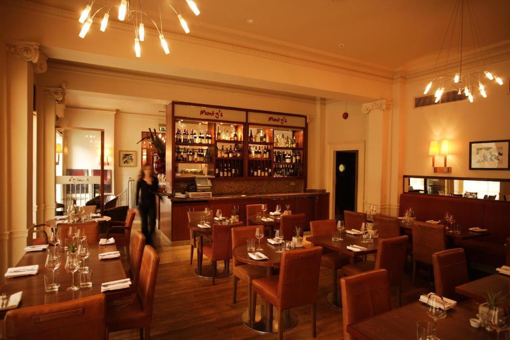 The George Hotel & Monty'S Cheltenham Bagian luar foto